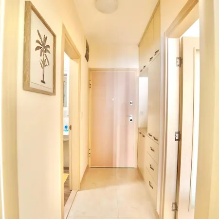Modern Flat 4 Guests Near Capital Plaza Apartmán *