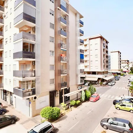 Apartmán Modern Flat 4 Guests Near Capital Plaza