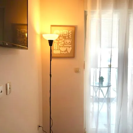 Modern Flat 4 Guests Near Capital Plaza Apartment *
